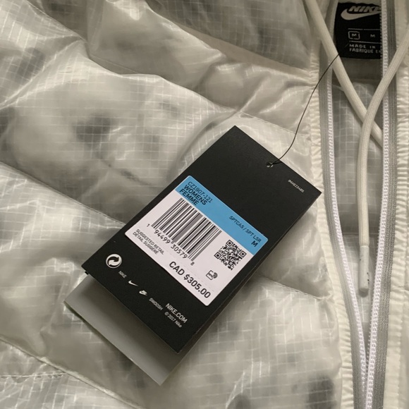 White Nike Puffer Jacket - Picture 8 of 8